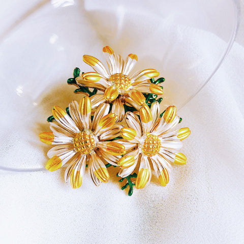 Daisy Brooch